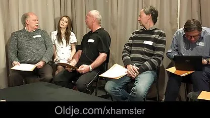 בלונדינית חושנית צפיה ישירה בסרטי סקס חינם נותנת תחת עסיסי.