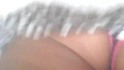 משרתת מפתה מארחת עם תחת סרטי סקס צפיה ישירה טעים בזמן ניקוי