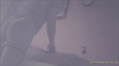 בלונדינית שופעת צפייה ישירה בסרטי סקס תחת גדול