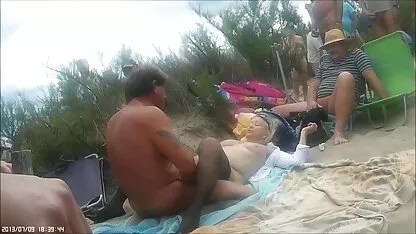 רוקד על סרטוני סקס לצפיה חינם עמוד ודילדו להשפריץ