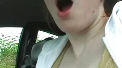 שוטר מזיין סקסלצפיה ישירה זונה במכונית.