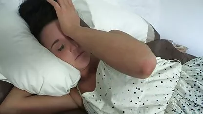 בלונדינית בגרביונים, סרטים לצפייה ישירה כחולים חינם מלקקת חבר ומשוויצת באותיות גדולות.