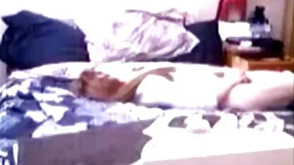 Cumshot סרטוני פורנו לצפייה ישירה בכוס בלונדיני רזה