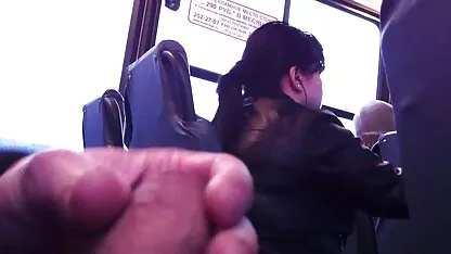 ברונטית שופעת מלטפת דגדגן בשביל סרטי פורנו לצפייה ישירה שפיך פראי
