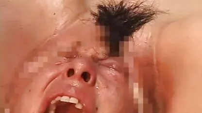 האיש לקח ביסקסואל בפיו סרטים כחולים לצפייה ישירה בחינם ולאחר מכן שתל את התינוק ש