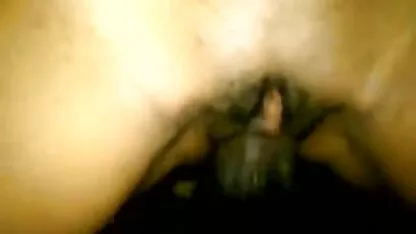 כלבה סרטי סקס חינם לצפייה בת 18 משפשפת את הדגדגן שלה על המכוסה מול מצלמה נסתרת