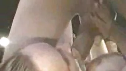 שים מגוון של תנוחות סרטים לצפייה ישירה פורנו ילדה shemale מזיין אותה