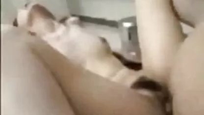 נערה אפלה עם דגדגן סרטים כחולים לצפייה ישירה בחינם יפהפה.
