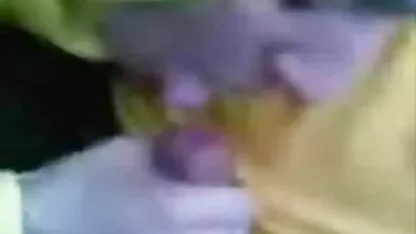 סבא אפור שיער עושה צפיה ישירה בסרטי סקס סקס עם אישה צעירה בנרתיק