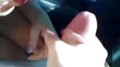 ברונה מזמין סרטי פורנו לצפייה ישירה בחינם אישה לערב אינטימי.