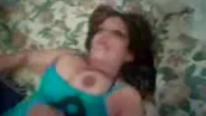 בחור סרטי סקס צפיה ישירה חינם קשוח משחק את התחת לבעוט ברוסיה