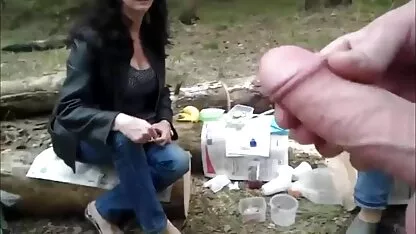 בחורה עם תחת עגול צפייה ישירה בסרטי סקס נותנת סרטן במטבח