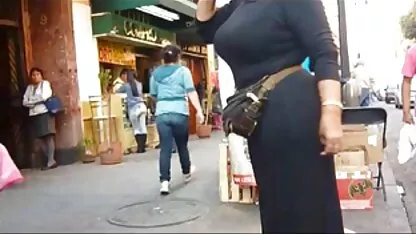 אוננות של סרטים כחולים לצפייה ישירה בחינם ברונטית עם ויברטור ענק