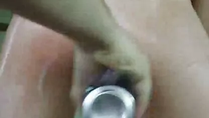 איש אתרי פורנו לצפייה ישירה שיכור עם כדור שינה ומתפוצץ.